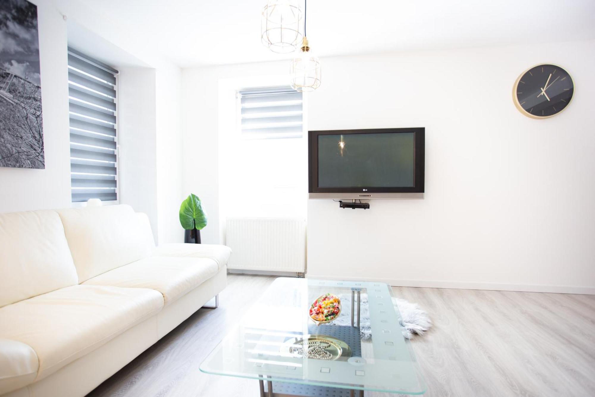 Villa Hillside Apartment 예세니체 외부 사진